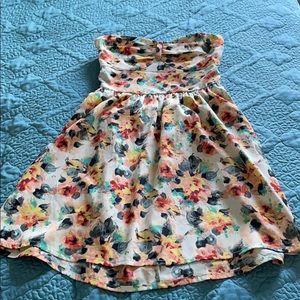 Cute summer/spring strapless dress!